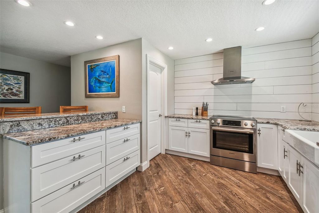 Image 8 of property listing at 4900 ARLINGTON ROAD, Palmetto, FL 34221