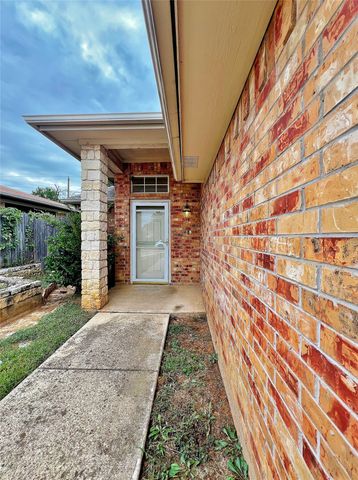 5131 Trail Dust Lane, Arlington, TX 76017