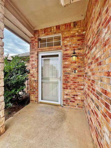 5131 Trail Dust Lane, Arlington, TX 76017