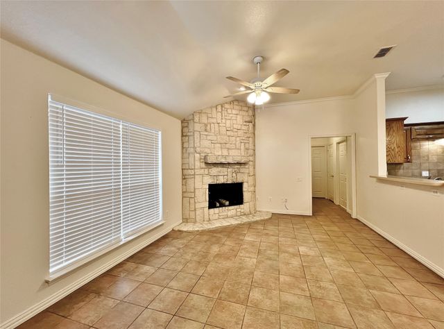 5131 Trail Dust Lane, Arlington, TX 76017