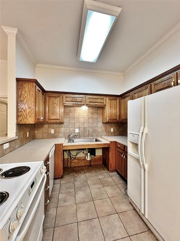 5131 Trail Dust Lane, Arlington, TX 76017