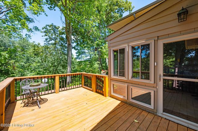 6515 Marina Dr, Prospect, KY 40059