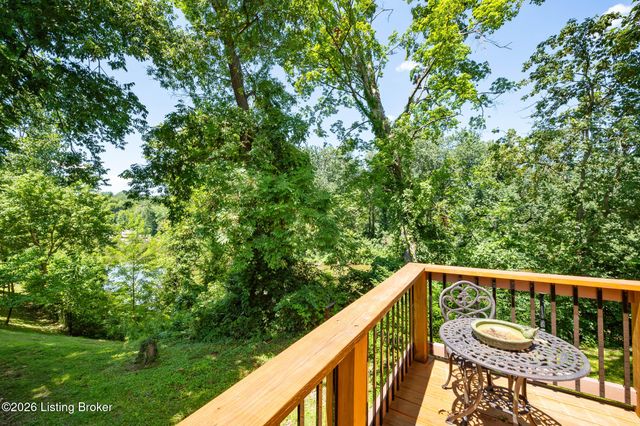 6515 Marina Dr, Prospect, KY 40059