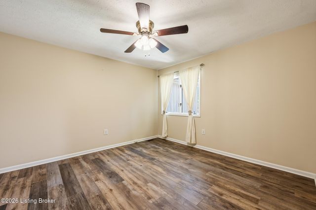 6515 Marina Dr, Prospect, KY 40059