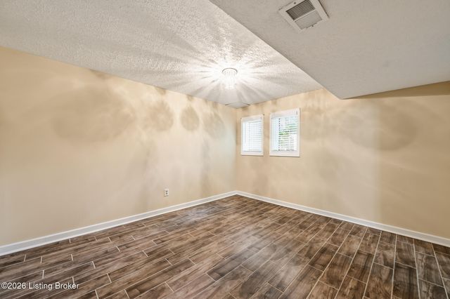 6515 Marina Dr, Prospect, KY 40059