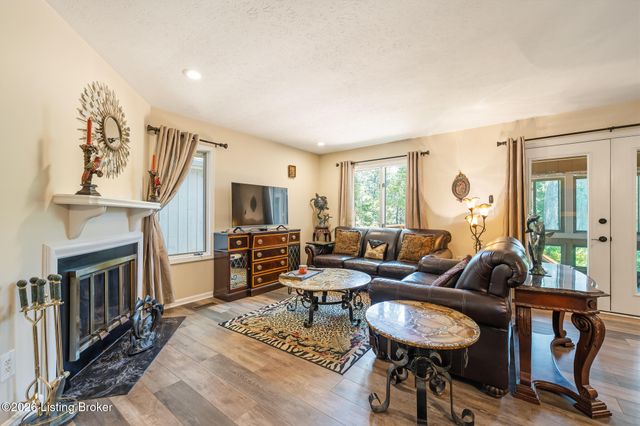 6515 Marina Dr, Prospect, KY 40059