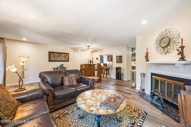 6515 Marina Dr, Prospect, KY 40059