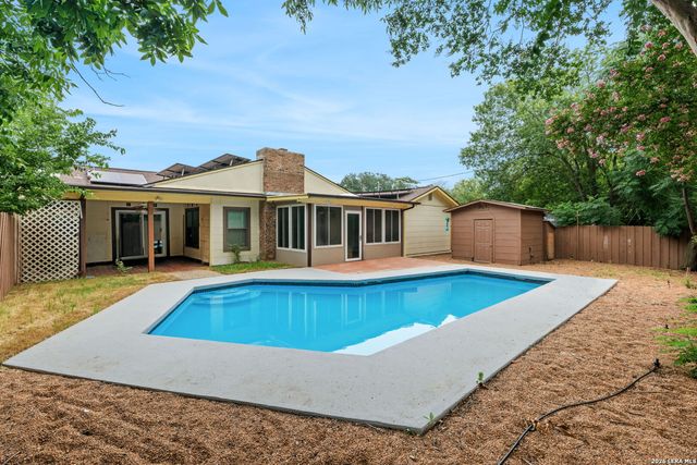 105 Scott Ave, Universal City, TX 78148