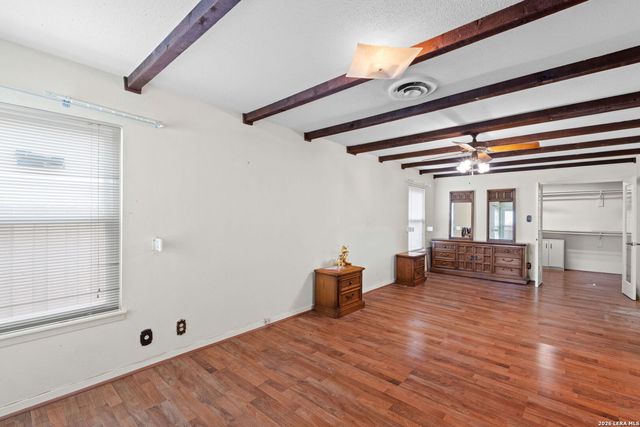 105 Scott Ave, Universal City, TX 78148