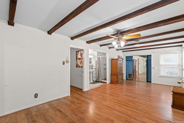 105 Scott Ave, Universal City, TX 78148