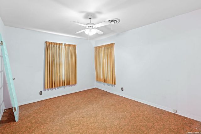 105 Scott Ave, Universal City, TX 78148