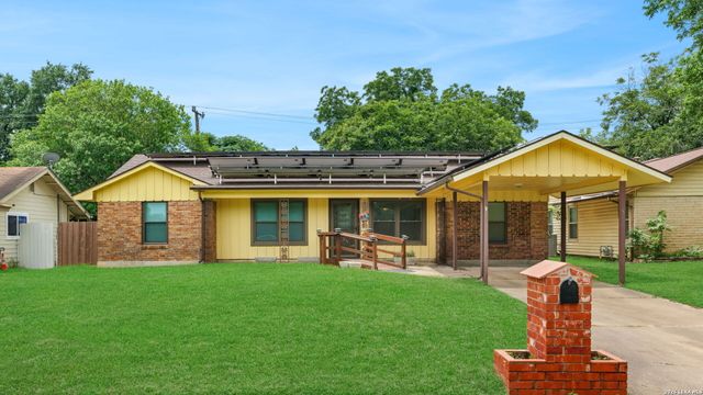 105 Scott Ave, Universal City, TX 78148