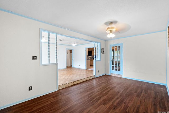 105 Scott Ave, Universal City, TX 78148