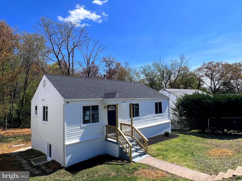 Image 2 of property listing at 5405 NEWBY AVE, Riverdale, MD 20737