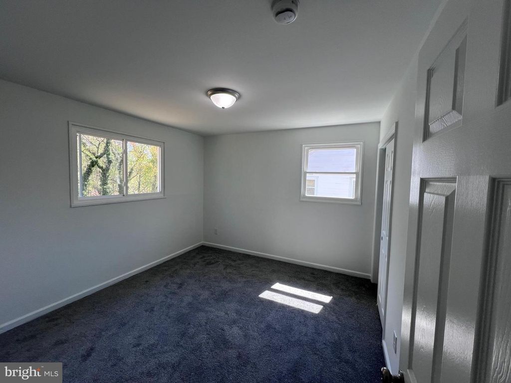 Image 26 of property listing at 5405 NEWBY AVE, Riverdale, MD 20737