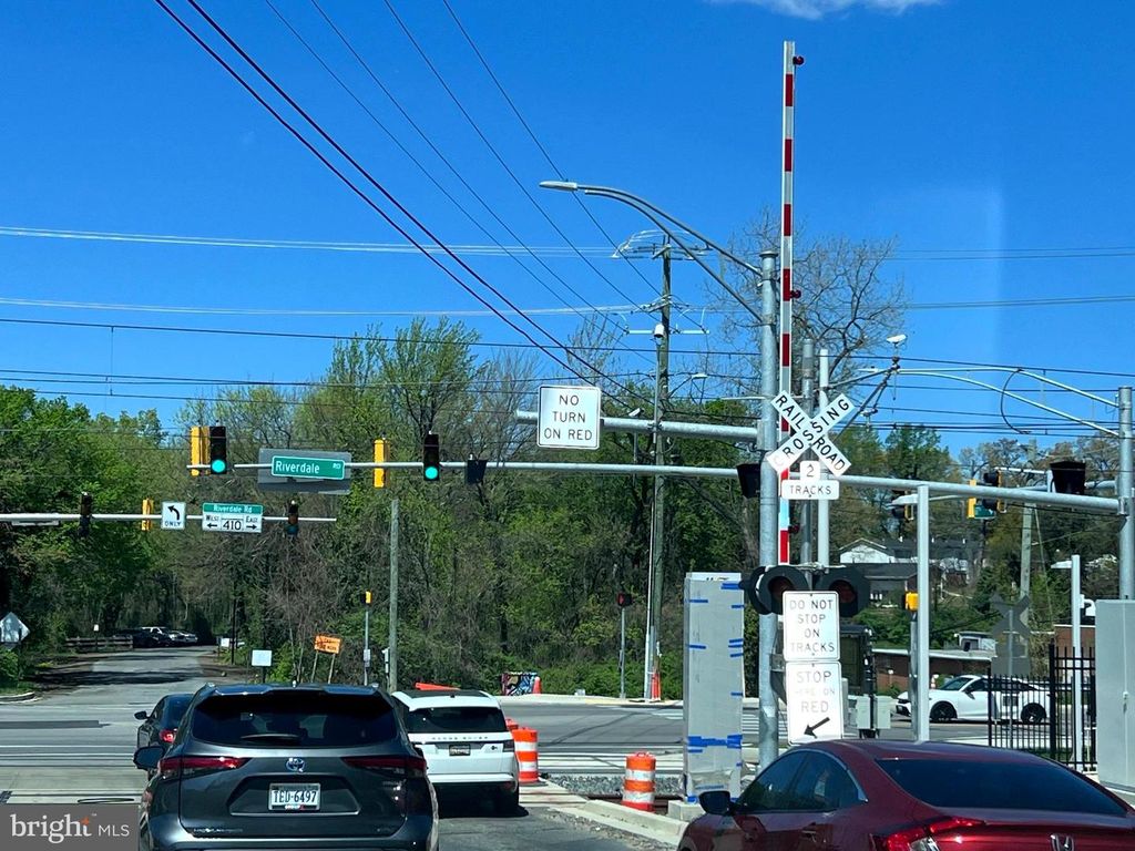 Image 30 of property listing at 5405 NEWBY AVE, Riverdale, MD 20737