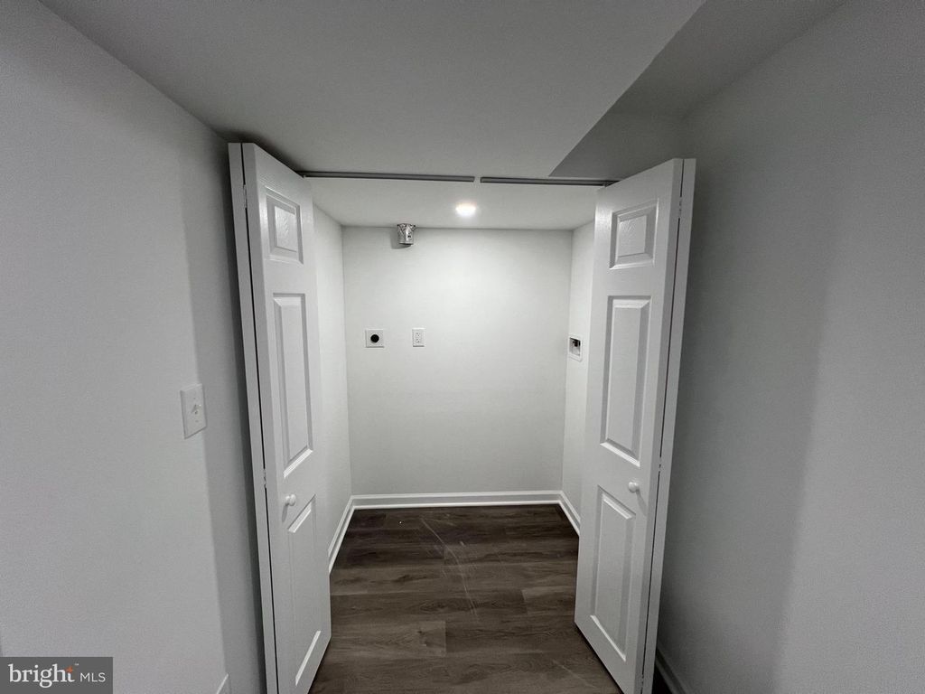 Image 9 of property listing at 5405 NEWBY AVE, Riverdale, MD 20737