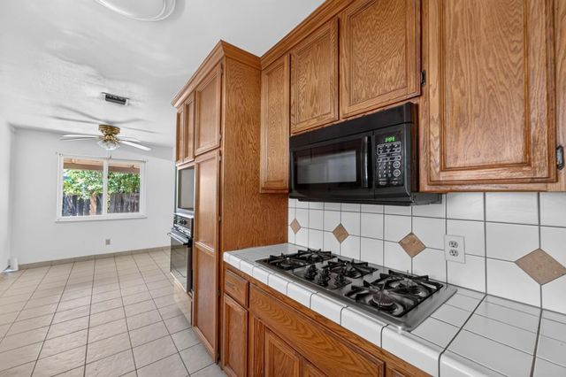 1097 Sibley St, Folsom, CA 95630