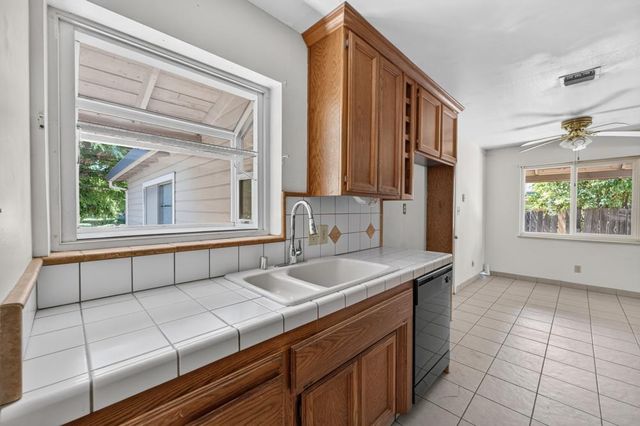 1097 Sibley St, Folsom, CA 95630