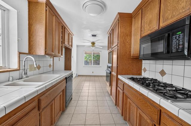 1097 Sibley St, Folsom, CA 95630