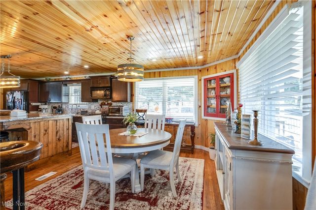 5616 Faircrest Street SW, Navarre, OH 44662