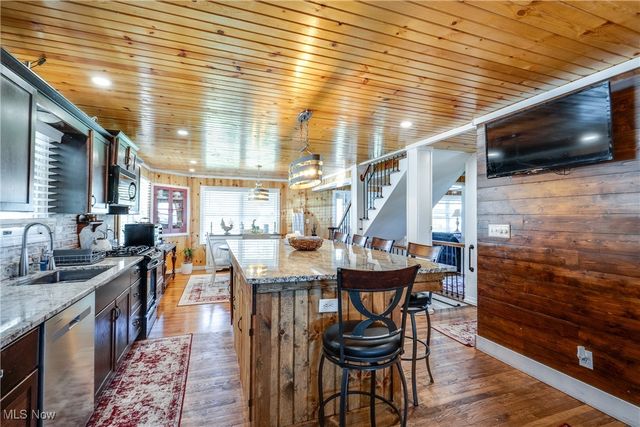 5616 Faircrest Street SW, Navarre, OH 44662