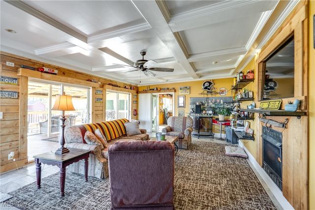 5616 Faircrest Street SW, Navarre, OH 44662