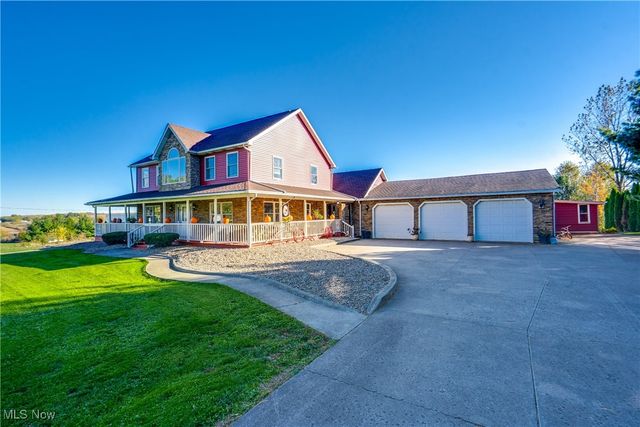 5616 Faircrest Street SW, Navarre, OH 44662