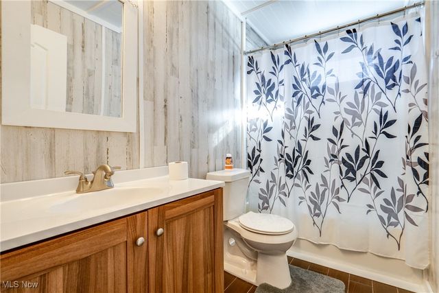 5616 Faircrest Street SW, Navarre, OH 44662