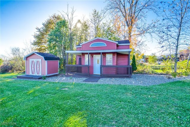 5616 Faircrest Street SW, Navarre, OH 44662