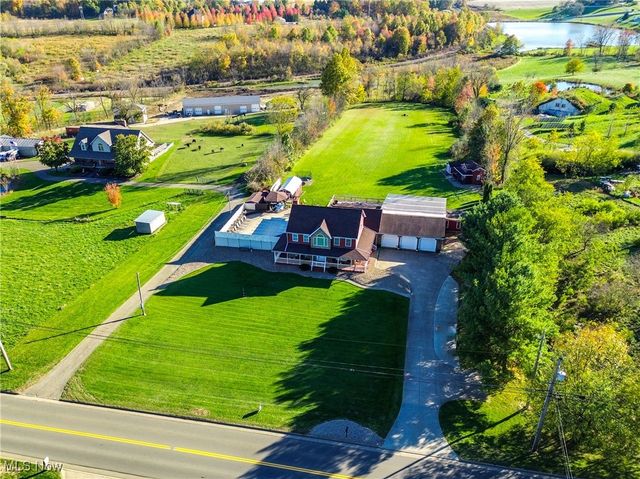 5616 Faircrest Street SW, Navarre, OH 44662