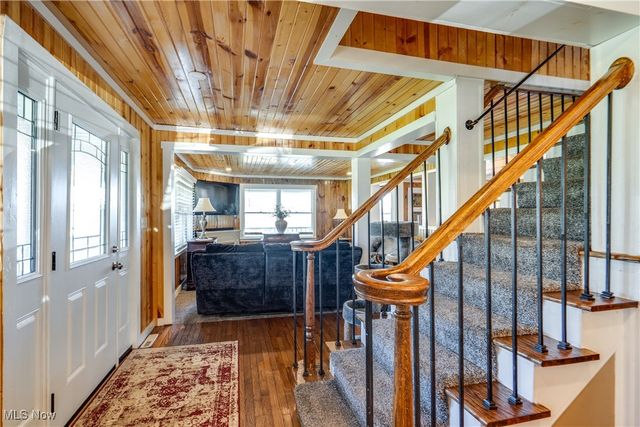 5616 Faircrest Street SW, Navarre, OH 44662