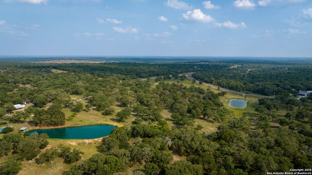 190 Turnaround, Seguin, TX 78155