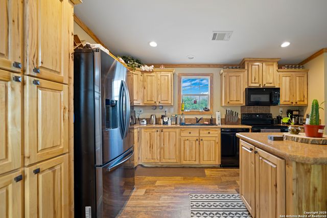190 Turnaround, Seguin, TX 78155
