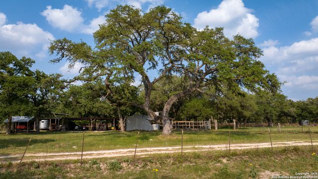 190 Turnaround, Seguin, TX 78155