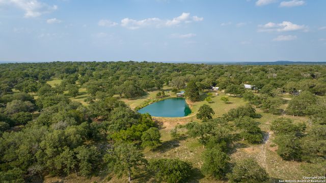 190 Turnaround, Seguin, TX 78155