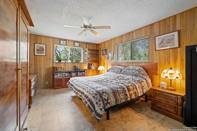 190 Turnaround, Seguin, TX 78155