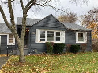 18646 Old Homestead Drive, Harper Woods City, MI 48225