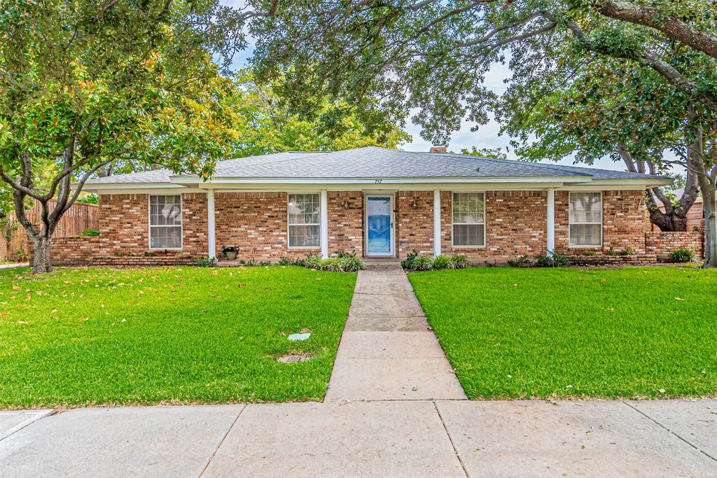 757 Knollridge Drive, Lewisville, TX 75077