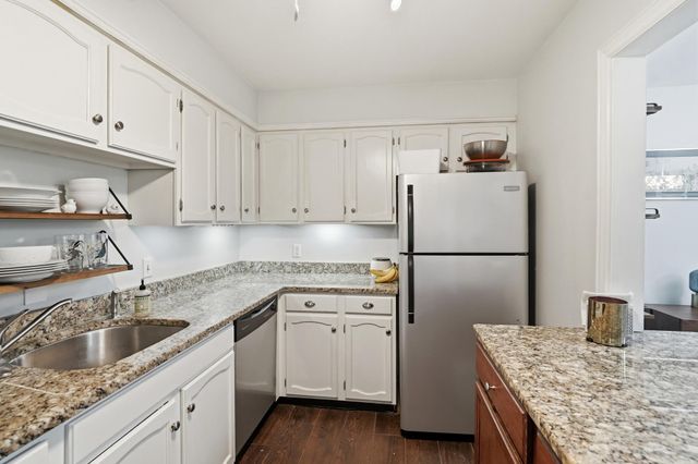 323 E 2nd Street, 208, Covington, KY 41011