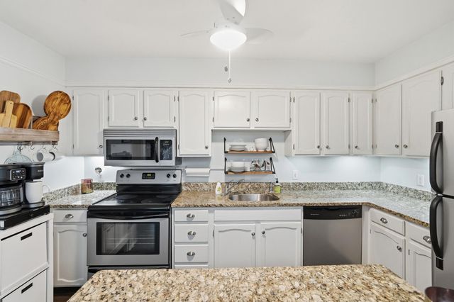 323 E 2nd Street, 208, Covington, KY 41011