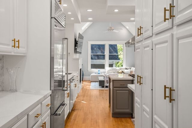 110 Avalon Rd, Newton, MA 02468