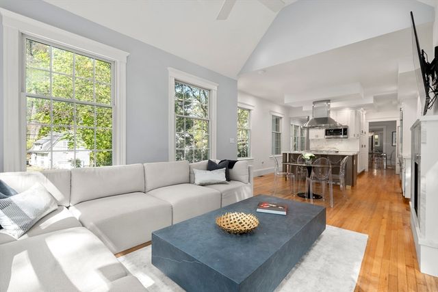 110 Avalon Rd, Newton, MA 02468