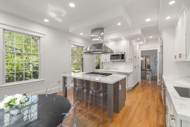 110 Avalon Rd, Newton, MA 02468