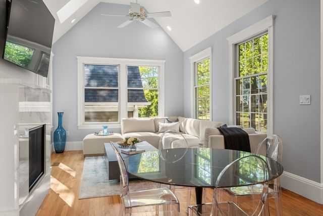 110 Avalon Rd, Newton, MA 02468