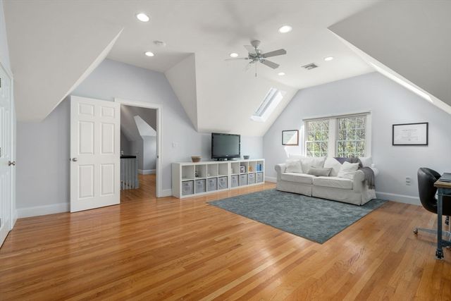 110 Avalon Rd, Newton, MA 02468