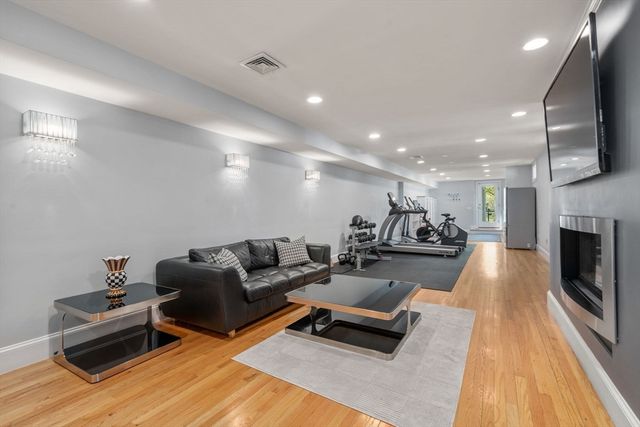 110 Avalon Rd, Newton, MA 02468
