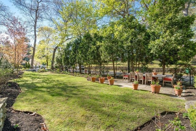 110 Avalon Rd, Newton, MA 02468