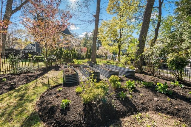 110 Avalon Rd, Newton, MA 02468
