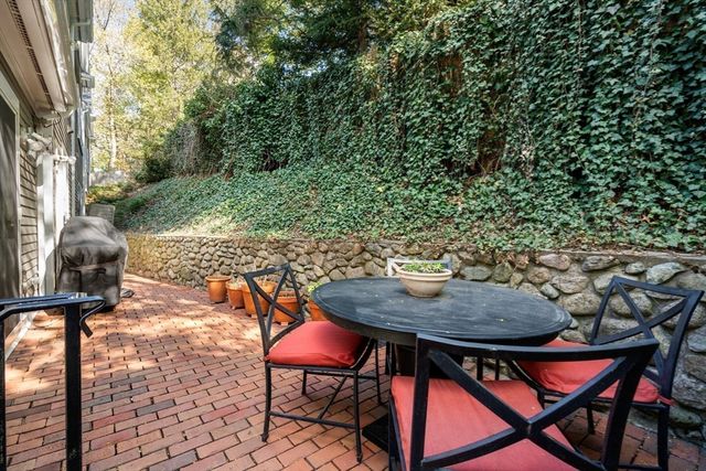 110 Avalon Rd, Newton, MA 02468